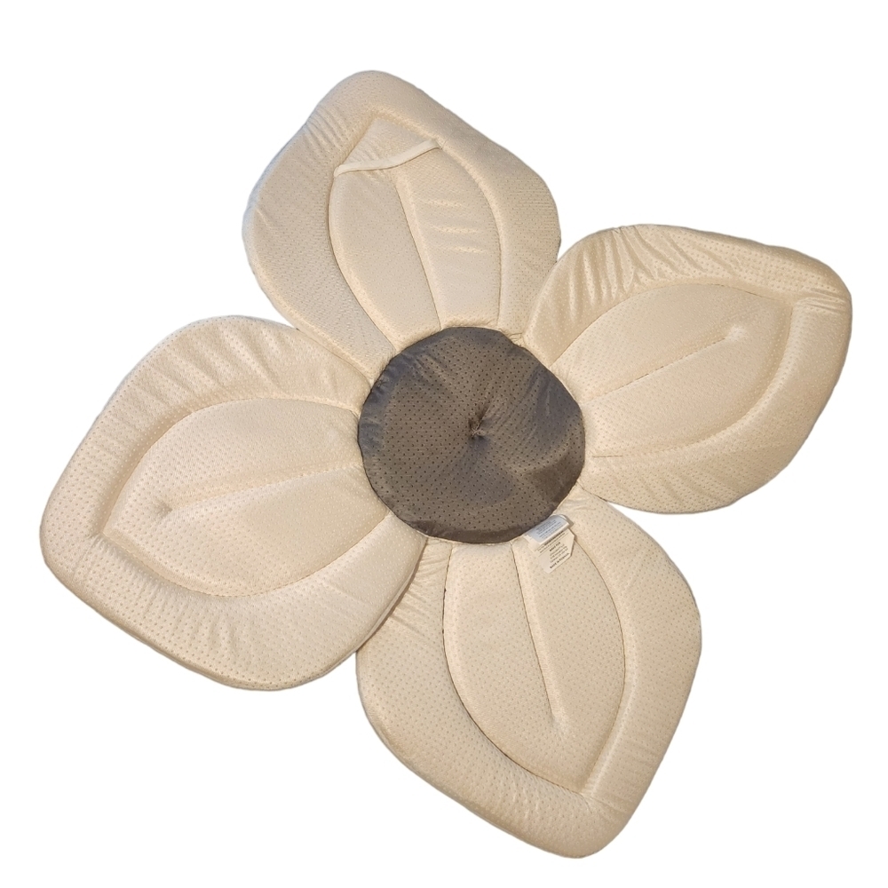 Blooming Baby Lotus Flower Bath Mat - Picture 3 of 9